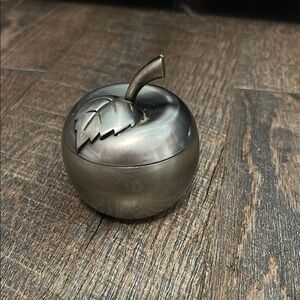 Russ Berrie Heavy Duty Silver Toned Metal Apple Keepsake Box‎ Teacher Gift